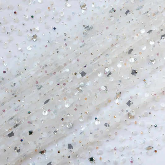 Dantela Off-White cu Paiete si Margele