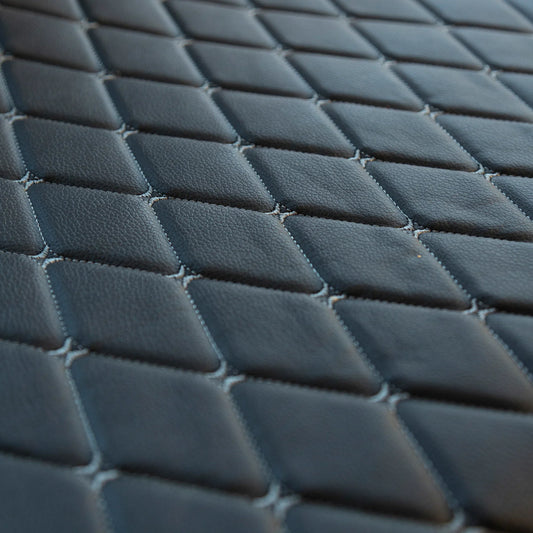 Piele ecologica neagra cu romburi si cusatura gri pentru tapiterie auto