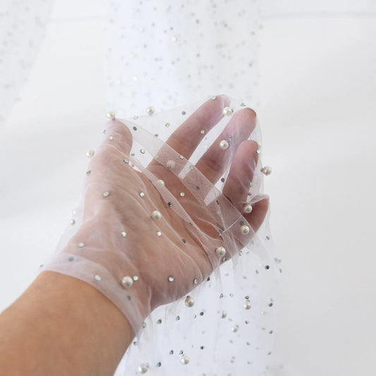 Tulle cu perle si strasuri Alb