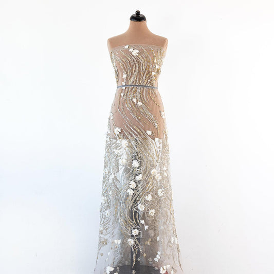 Dantela gri cu margele aurii