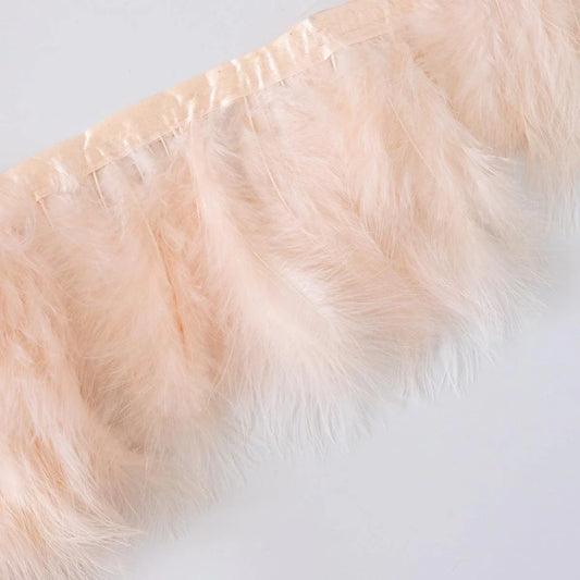 Pene lebada galben rozaliu