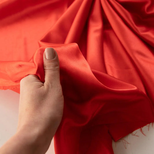 Saten elastic rosu