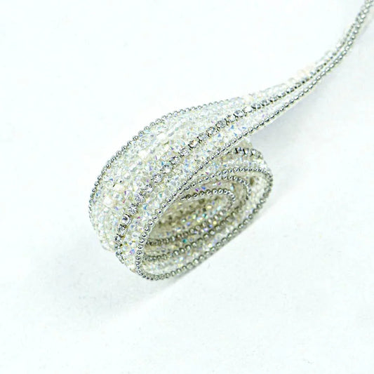 Banda termoadeziva cu strasuri si perle albe