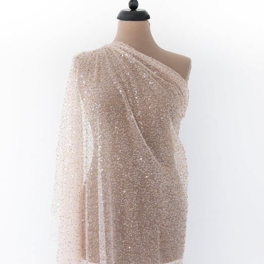 Dantela roz cu perle, paiete si margele