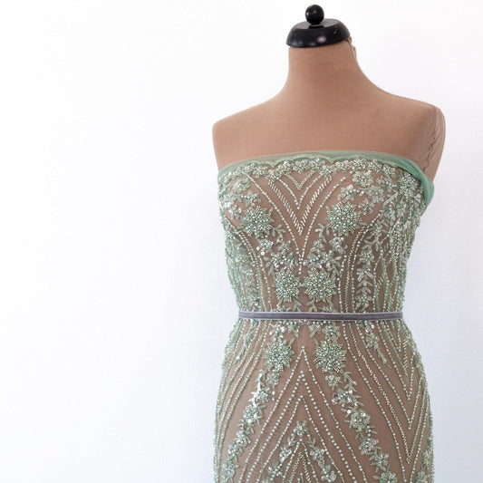 Dantela verde mint cu flori din paiete margele si perle