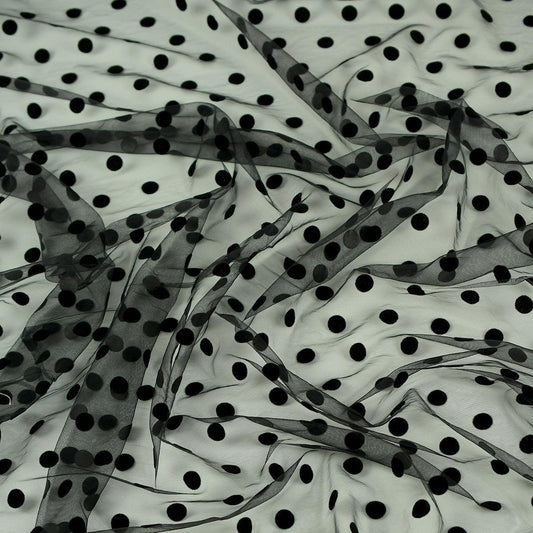 tiul cu buline negre