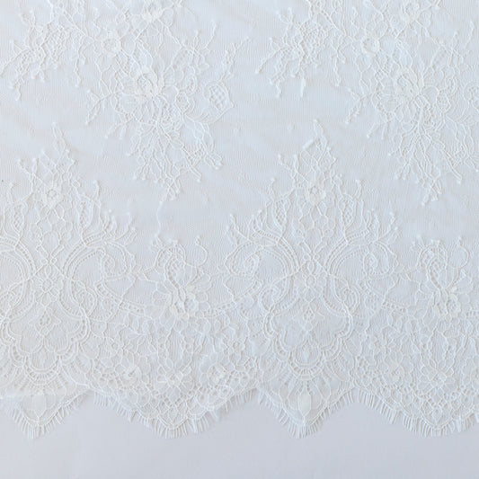 Dantela Chantilly Ivoire