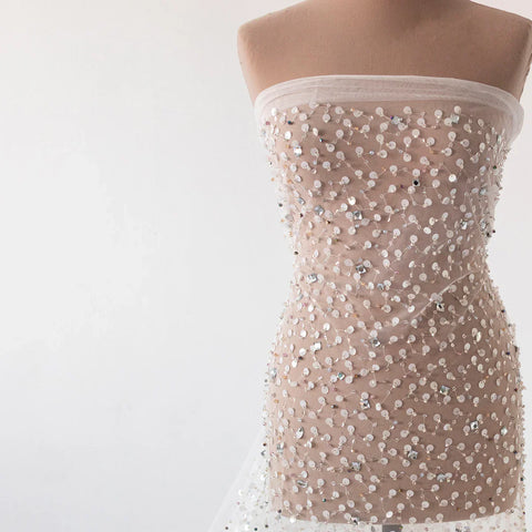 Dantela Off-White cu Paiete si Margele