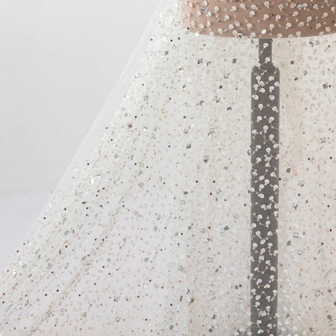 Dantela Off-White cu Paiete si Margele