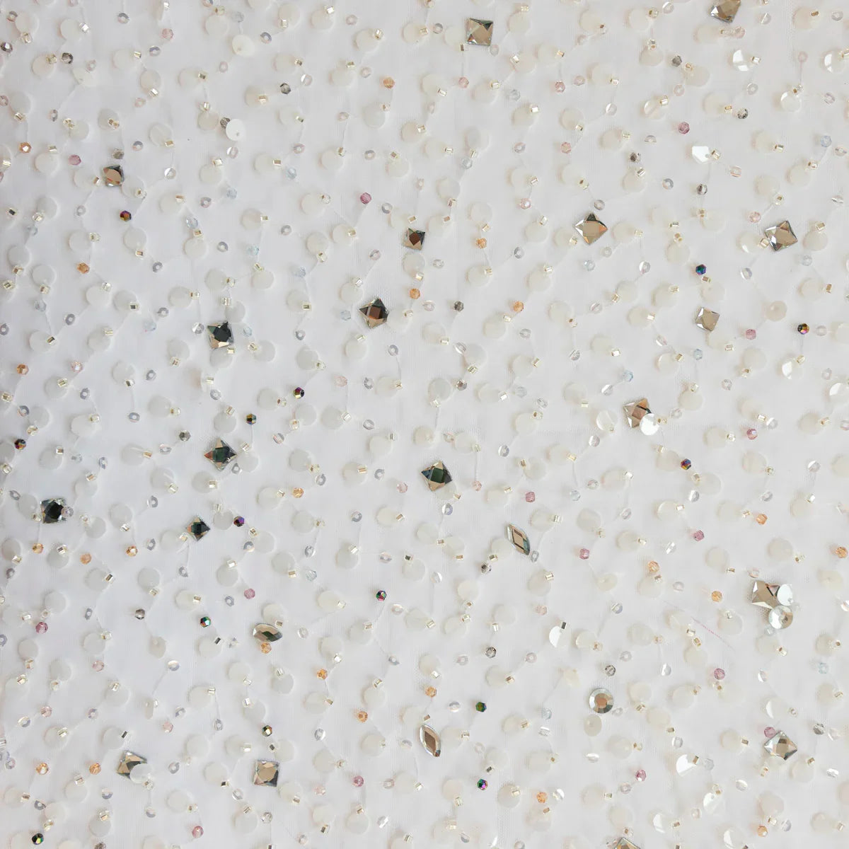 Dantela Off-White cu Paiete si Margele