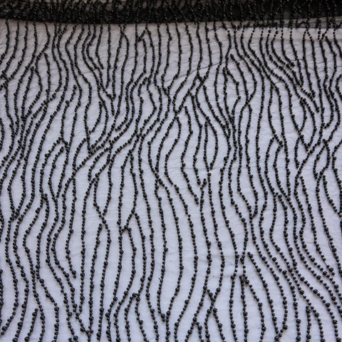 Dantela neagra cu margele