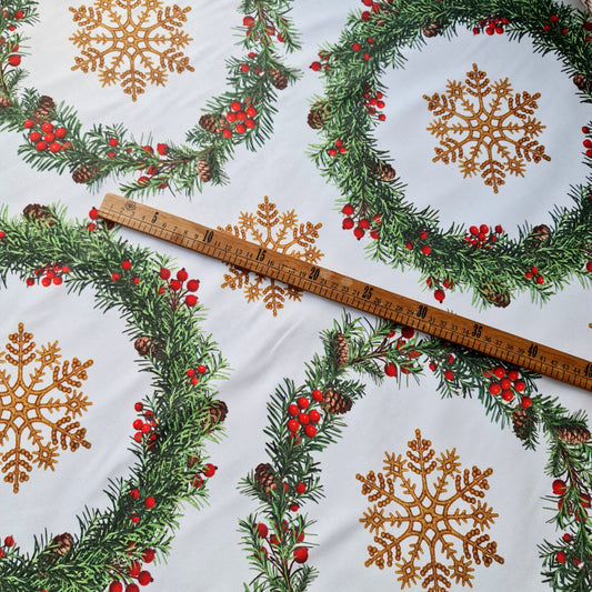 Material pentru Fata de Masa Coronite Brad