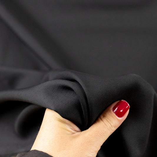Stofita fina neagra (costume, rochii)