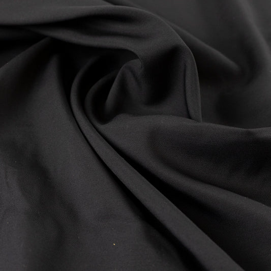 Stofita neagra  (costume, rochii)