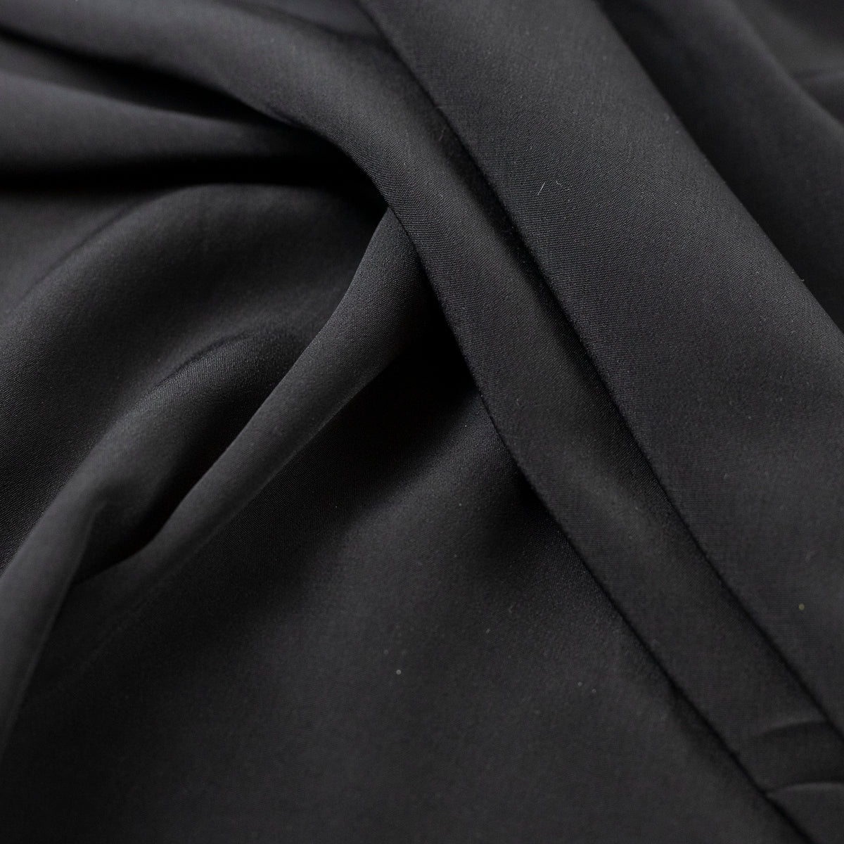 Tesatura Piersica Neagra