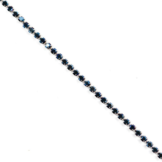 Banda argintie cu cristale albastru verzui 2 mm