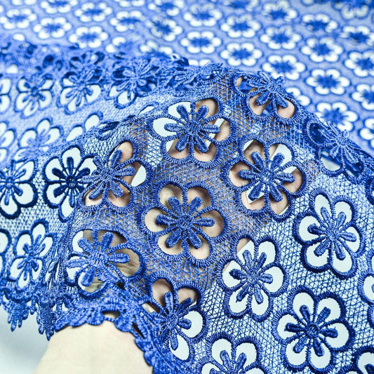Dantela brodata cu flori -  Albastru Royal