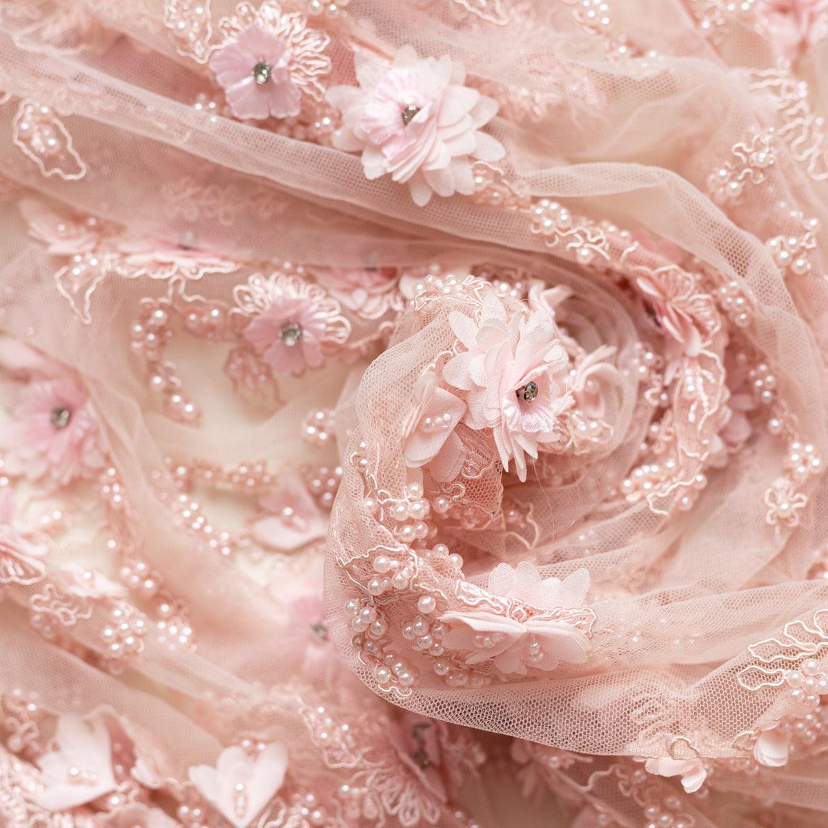 Dantela Roz cu flori 3D accesorizata cu perle