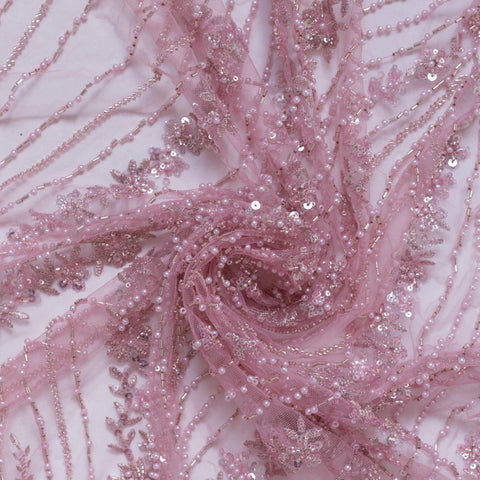 Dantela roz cu flori din paiete margele si perle