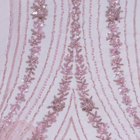 Dantela roz cu flori din paiete margele si perle