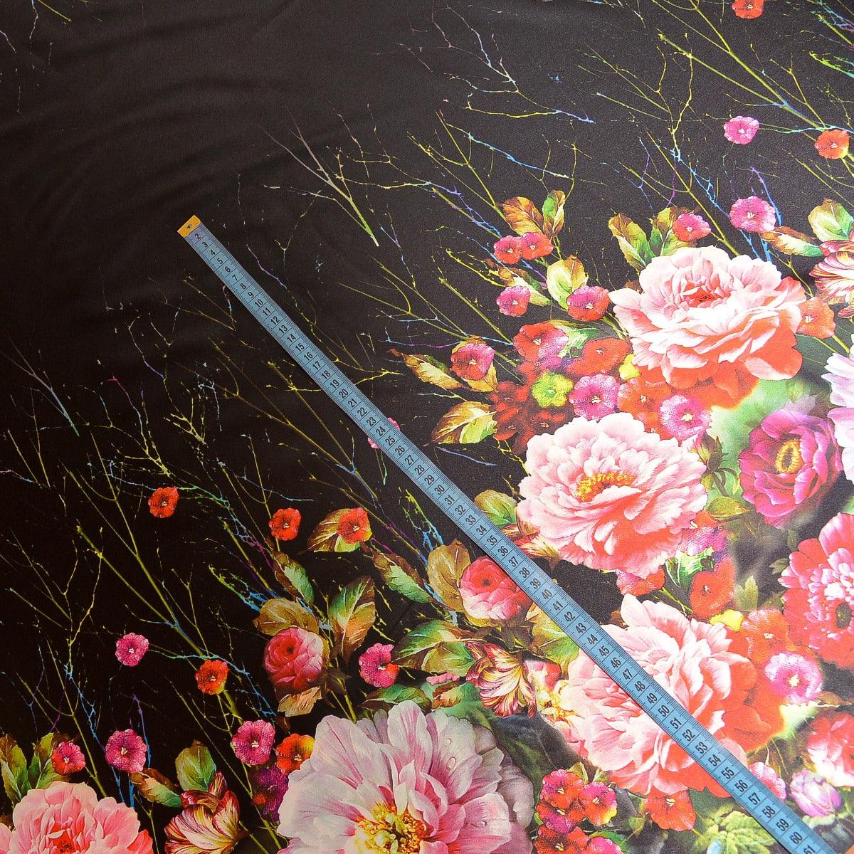 Tafta imprimata - Negru cu flori mari roz
