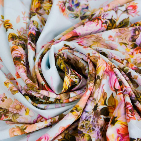 Vascoza Imprimata - Bleu deschis cu flori folosita la fabricarea rochiilor